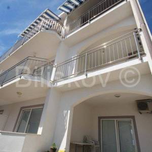 Makarska, kuća na 4 etaže, nekoliko stambenih jedinica