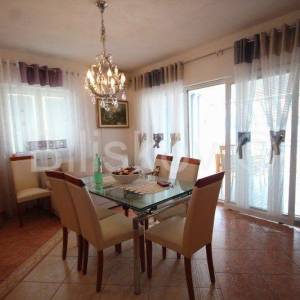 Makarska, kuća na 4 etaže, nekoliko stambenih jedinica