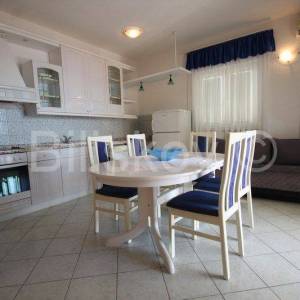 Makarska, kuća na 4 etaže, nekoliko stambenih jedinica