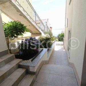 Makarska, kuća na 4 etaže, nekoliko stambenih jedinica