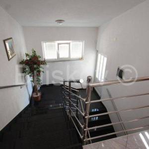 Makarska, kuća na 4 etaže, nekoliko stambenih jedinica