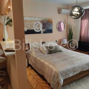 Makarska prodaja, kuća 9 stanova i projekt za 8 stanova