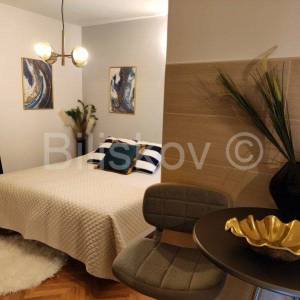 Makarska prodaja, kuća 9 stanova i projekt za 8 stanova