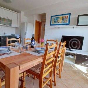 MAKARSKA-  trosoban stan 90 m2, park. mjesto i garaža