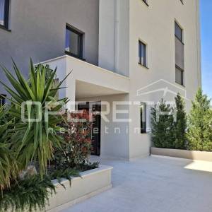 Makarska - useljivi stanovi - vrhunska arhitektura i materijali