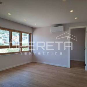 Makarska - useljivi stanovi - vrhunska arhitektura i materijali