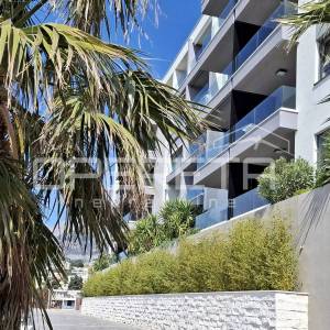 Makarska - useljivi stanovi - vrhunska arhitektura i materijali