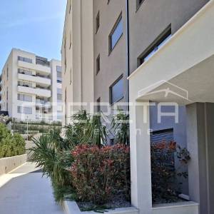 Makarska - useljivi stanovi - vrhunska arhitektura i materijali