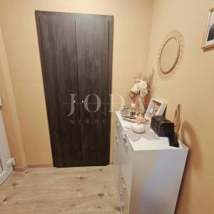 Malinska, Moderan stan s pogledom na more