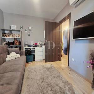 Malinska, Moderan stan s pogledom na more