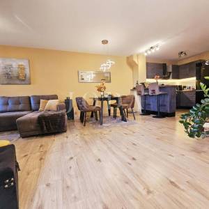 Malinska, Moderan stan s pogledom na more