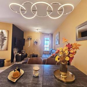 Malinska, Moderan stan s pogledom na more