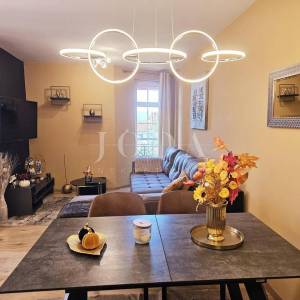 Malinska, Moderan stan s pogledom na more