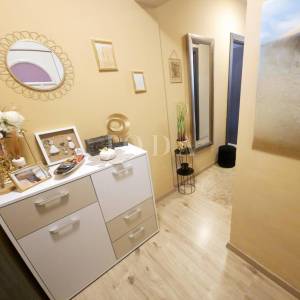 Malinska, Moderan stan s pogledom na more