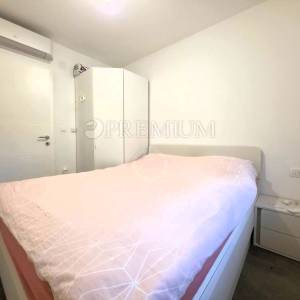 Malinska, namještena kuća s grijanim bazenom!