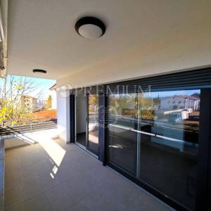 Malinska, namještena kuća s grijanim bazenom!