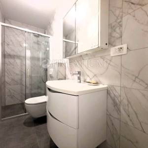 Malinska, namještena kuća s grijanim bazenom!