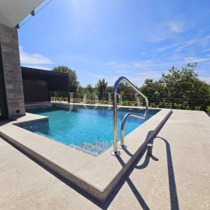 Malinska - nova kuća s bazenom i pogledom na more!