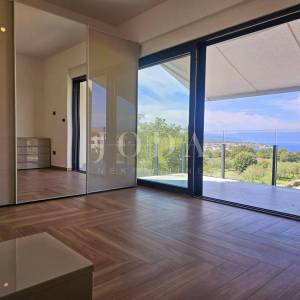 Malinska - nova kuća s bazenom i pogledom na more!