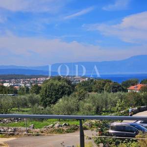 Malinska - nova kuća s bazenom i pogledom na more!