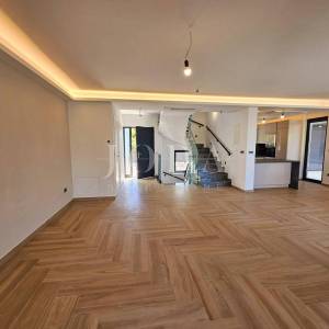 Malinska - nova kuća s bazenom i pogledom na more!