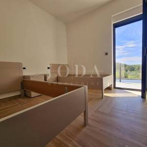 Malinska - nova kuća s bazenom i pogledom na more!