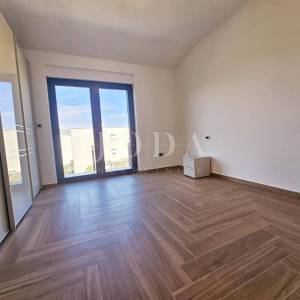 Malinska - nova kuća s bazenom i pogledom na more!