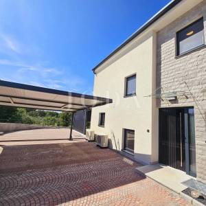 Malinska - nova kuća s bazenom i pogledom na more!