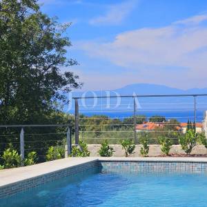 Malinska - nova kuća s bazenom i pogledom na more!