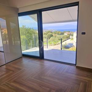 Malinska - nova kuća s bazenom i pogledom na more!