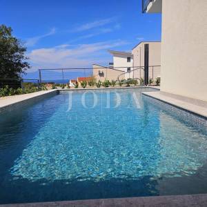 Malinska - nova kuća s bazenom i pogledom na more!