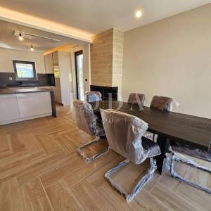 Malinska - nova kuća s bazenom i pogledom na more!