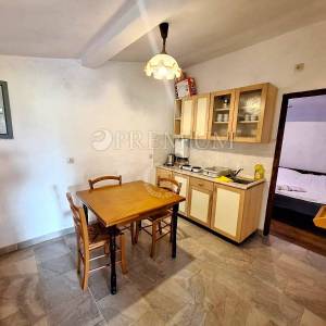 Malinska, okolica, samostojeća kuća za renovaciju!