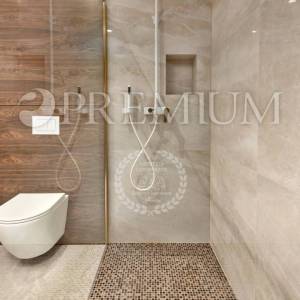 Malinska, prodaja, apartman u prizemlju novogradnje, s okućnicom i bazenom! 