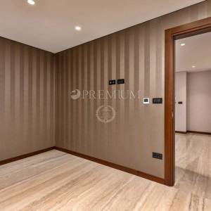 Malinska, prodaja, apartman u prizemlju novogradnje, s okućnicom i bazenom! 