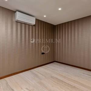 Malinska, prodaja, apartman u prizemlju novogradnje, s okućnicom i bazenom! 