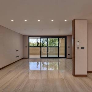 Malinska, prodaja, apartman u prizemlju novogradnje, s okućnicom i bazenom! 