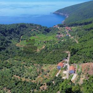 MANJA KUĆA NA OTOKU MLJETU