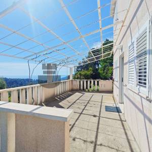 MANJA KUĆA NA OTOKU MLJETU