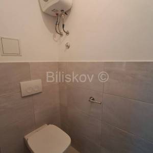 Manuš, Split, skladište s s posebnim ulazom