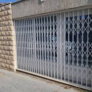 Manuš, Split, skladište s s posebnim ulazom