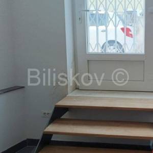 Manuš, Split, skladište s s posebnim ulazom