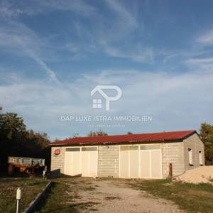 Marčana Istra Prizemnica s garažom na imanju od 26 000m2