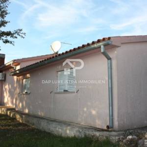 Marčana Istra Prizemnica s garažom na imanju od 26 000m2