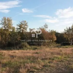 Marčana Istra Prizemnica s garažom na imanju od 26 000m2