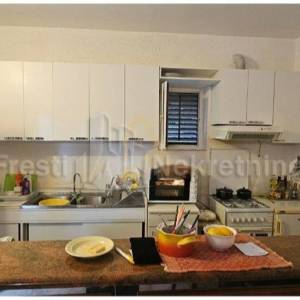 MASLENICA - ATRAKTIVNA APARTMANSKA KUĆA 100m OD PLAŽE