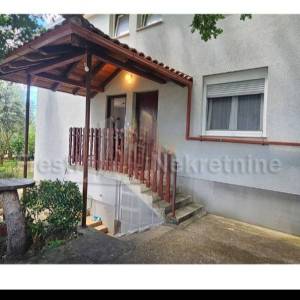 MASLENICA - ATRAKTIVNA APARTMANSKA KUĆA 100m OD PLAŽE