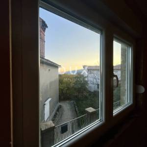 MATULJI - Kuća s potencijalom!