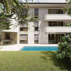 Matulji - okolica, zemljište s projektom za 3 vile i bazenima