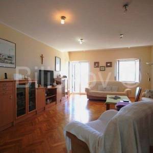 Medići, poslovno stambeni objekt